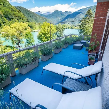 Вилла House By The *